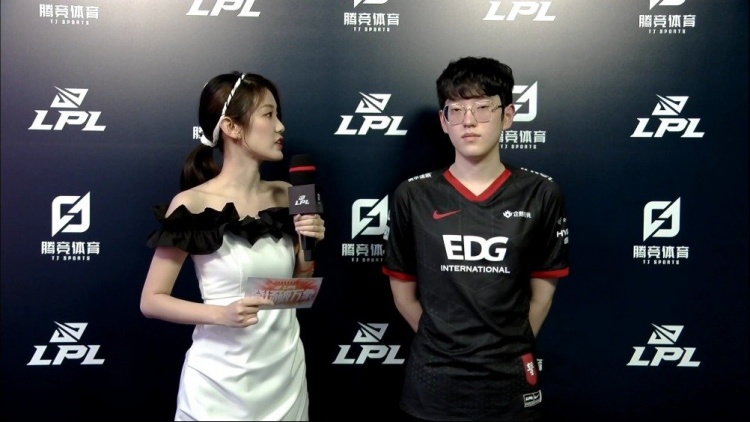 他并没有参 他并没有参