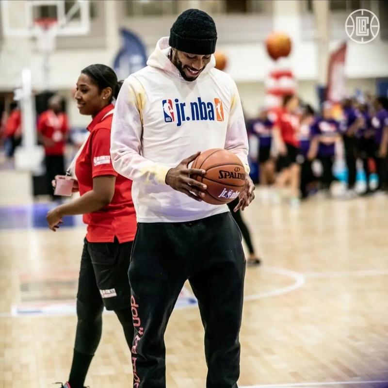 擦过球场的 擦过球场的