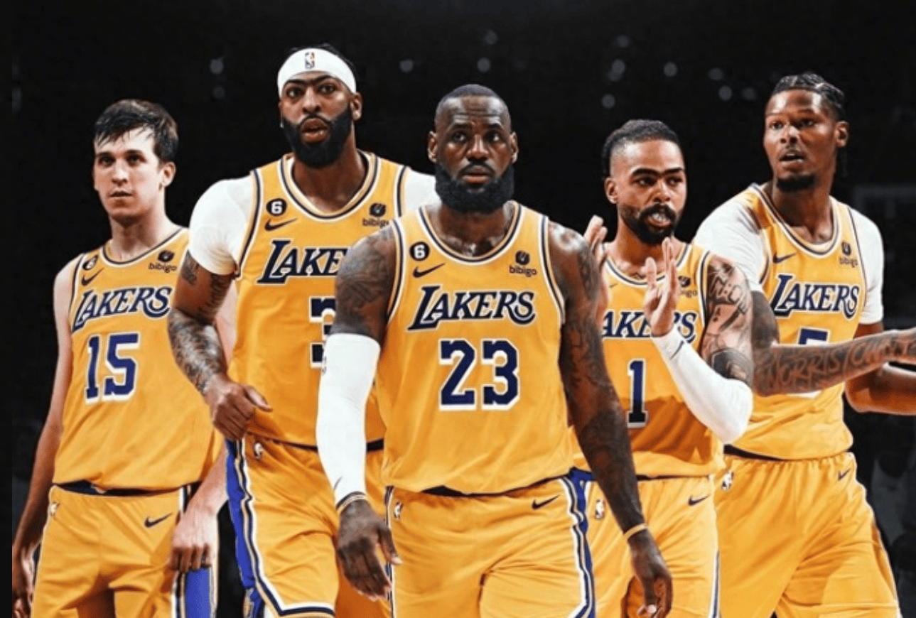 球队完成了 球队完成了